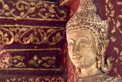 Асаха Пуджа — национальный праздник, связанный с событиями в истории буддизма