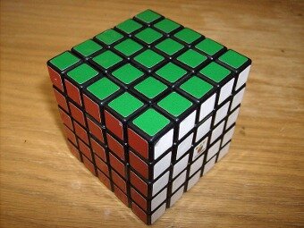 Математики разобрались с гигантскими кубиками Рубика