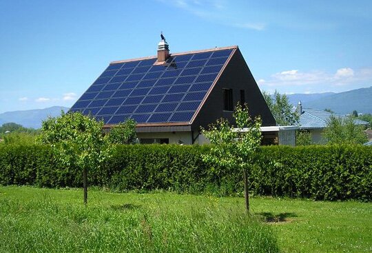 http://www.solar-green-wind.com/wp-content/uploads/2010/05/residential_solar_energy-2398.jpg