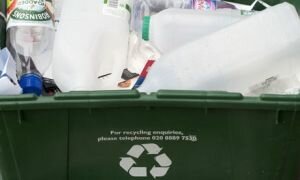 В соответствии с Базовой Директивой по Отходам Европейского Союза Велокобритания к 2020 году должна вторично перерабатывать, компостировать или повторно использовать 50% отходов домохозяйств. 